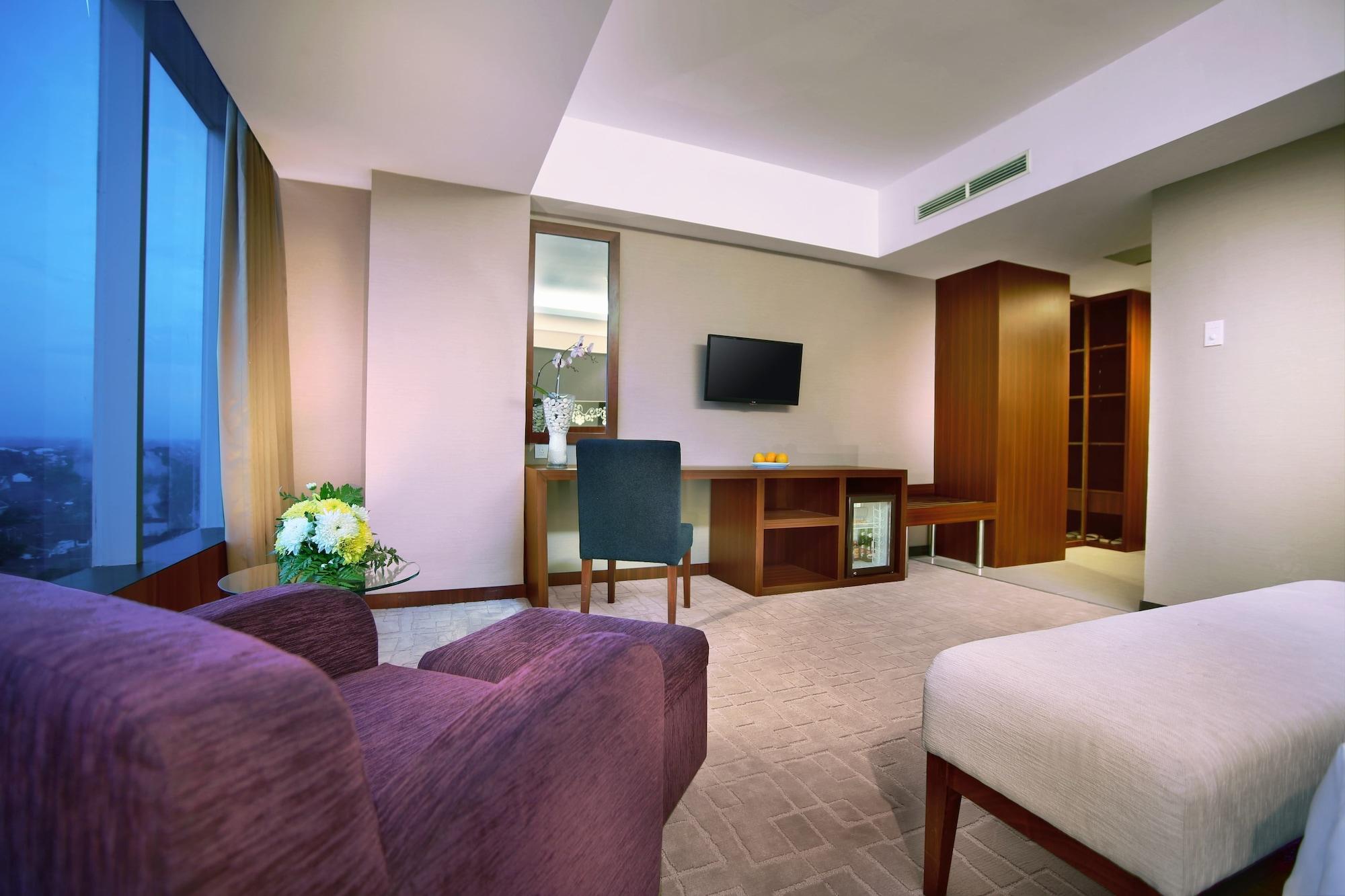 Aston Madiun Hotel & Conference Center Eksteriør bilde