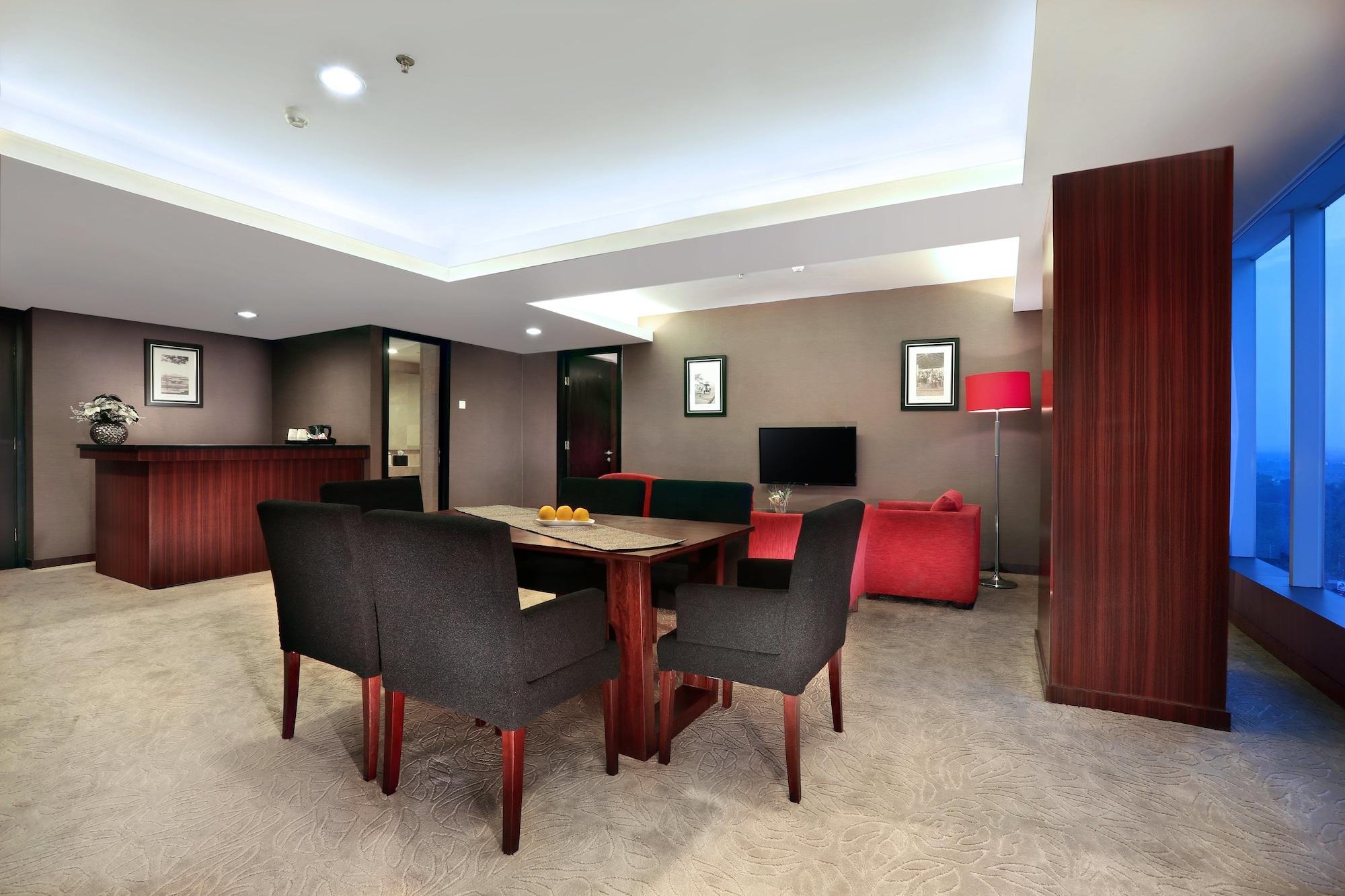 Aston Madiun Hotel & Conference Center Eksteriør bilde