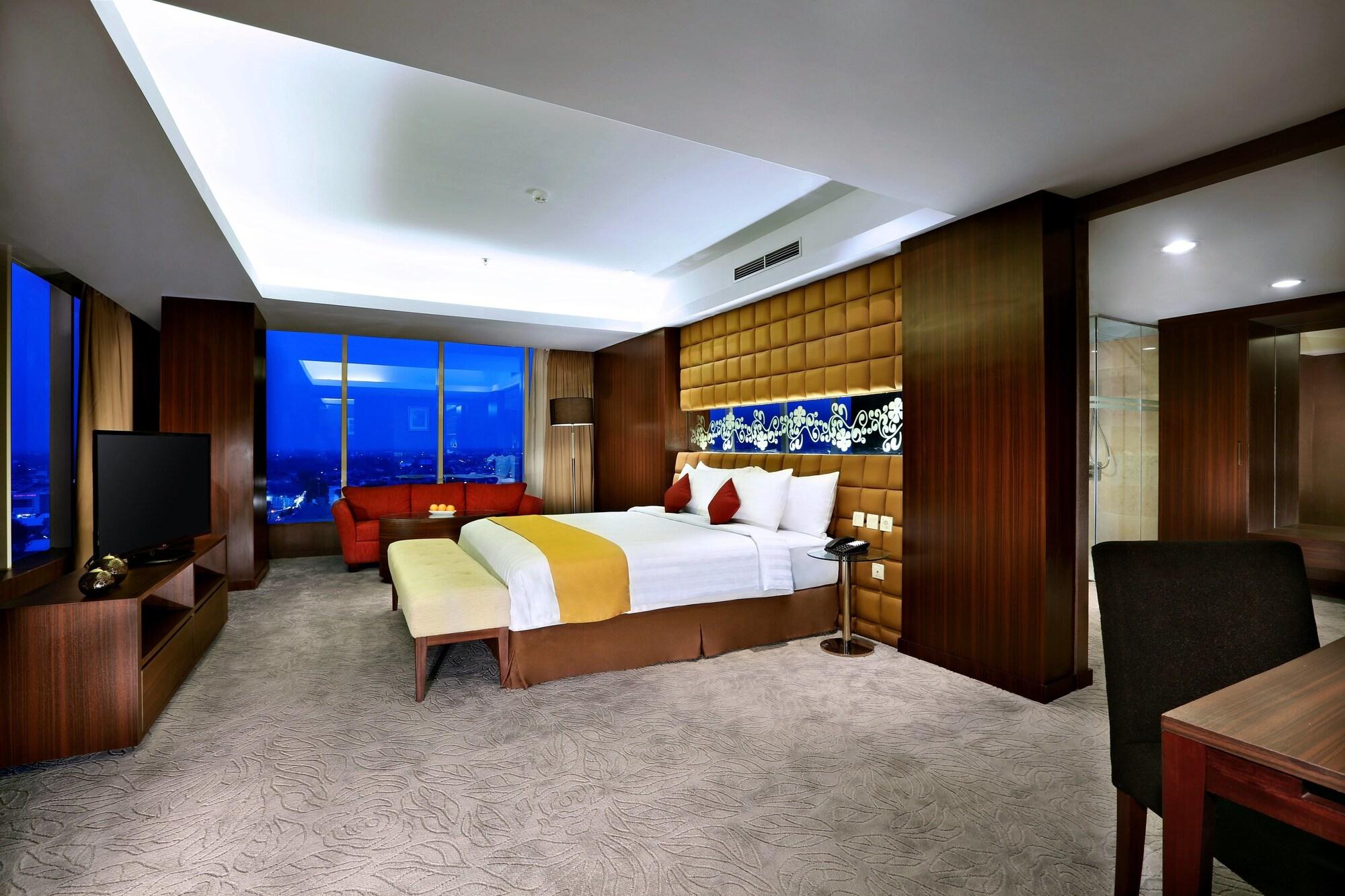 Aston Madiun Hotel & Conference Center Eksteriør bilde