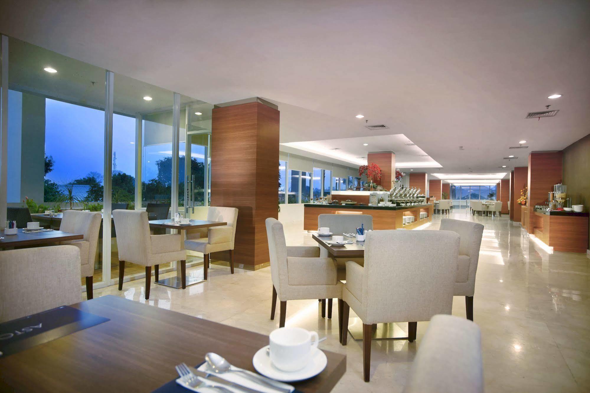 Aston Madiun Hotel & Conference Center Eksteriør bilde