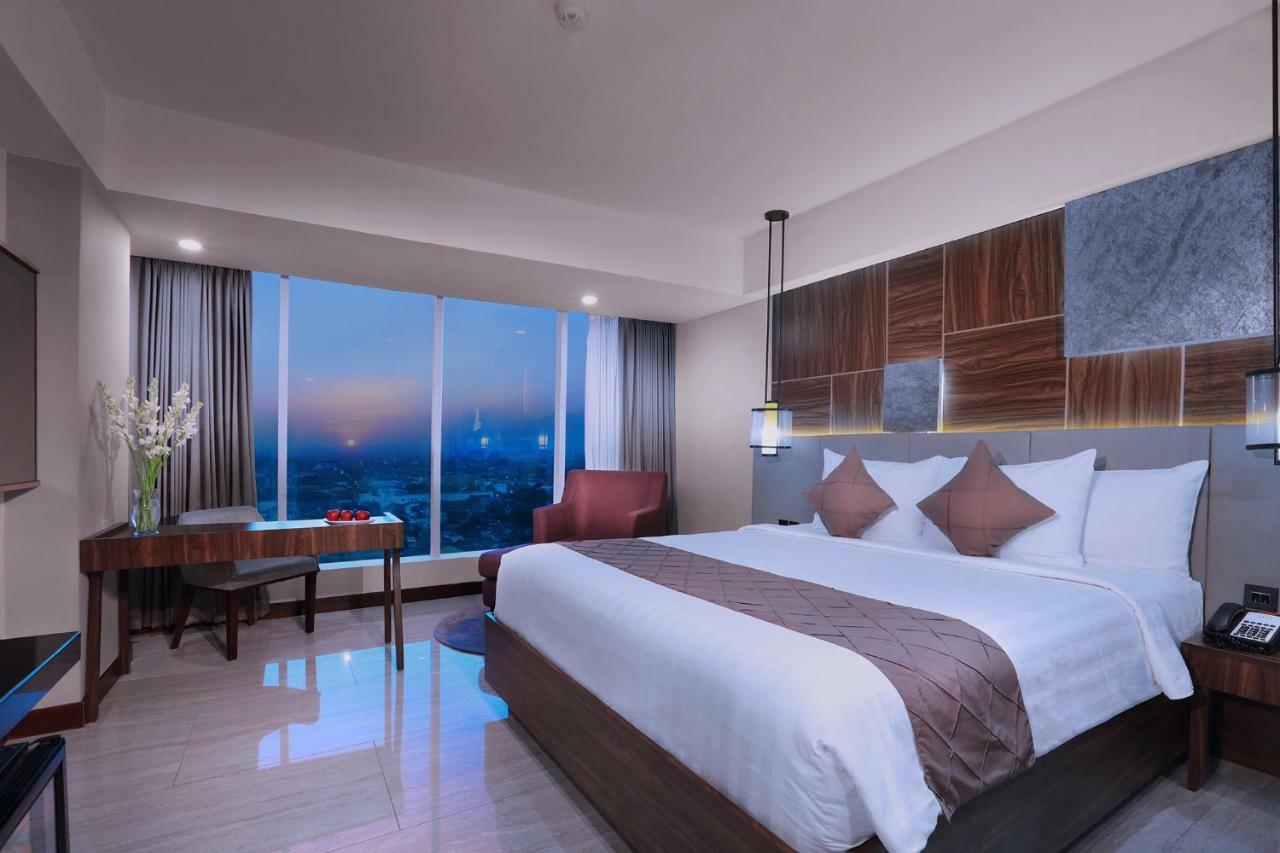Aston Madiun Hotel & Conference Center Eksteriør bilde